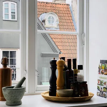 Luxury In The Heart Of Apartment *